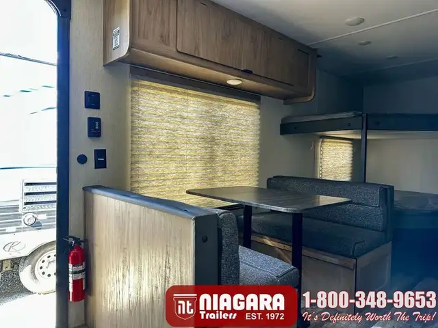 2024 FOREST RIVER CHEROKEE WOLF DEN 26EV Travel Trailer - Photo 11