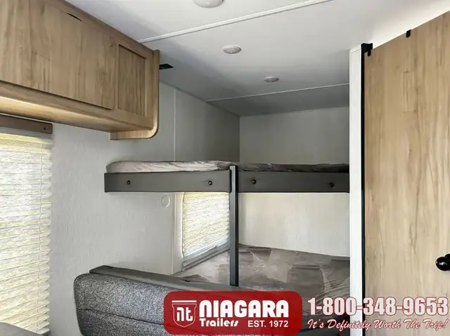 2024 FOREST RIVER CHEROKEE WOLF DEN 26EV Travel Trailer - Photo 17
