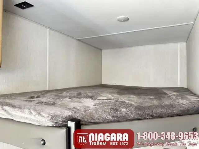 2024 FOREST RIVER CHEROKEE WOLF DEN 26EV Travel Trailer - Photo 18