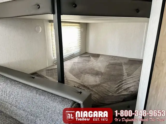 2024 FOREST RIVER CHEROKEE WOLF DEN 26EV Travel Trailer - Photo 19