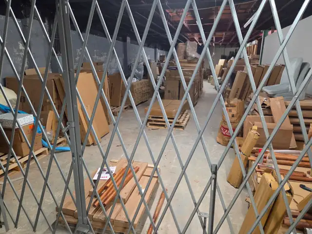 Storage Space 1,719 Sqft $10/sqft Plaza Basement w/Conveyor Belt - Photo 2