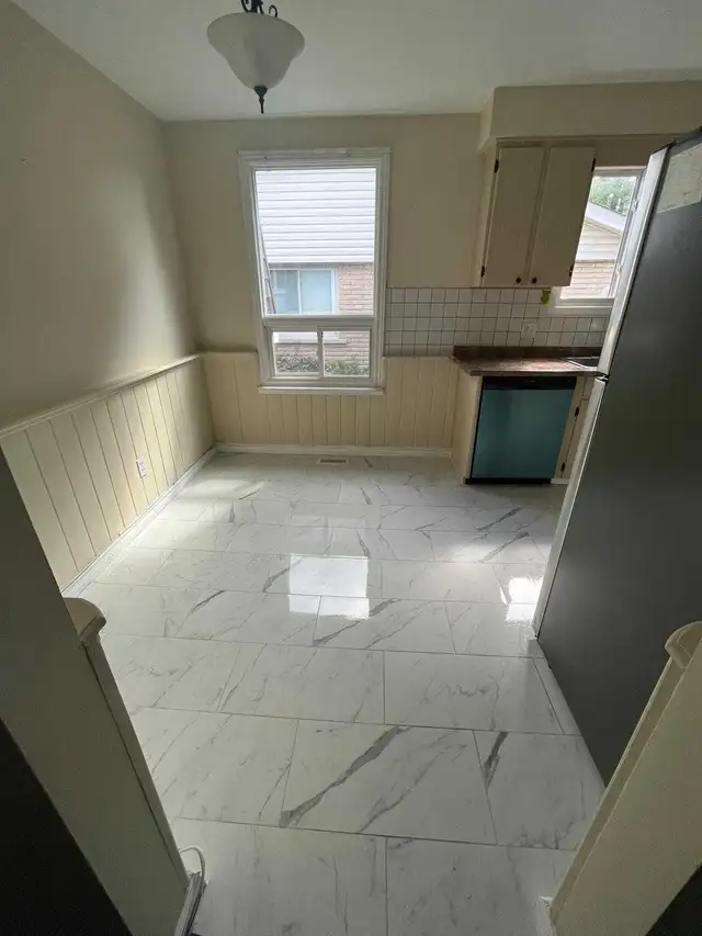 Detached 3 bedrooms Bunglow for rent in St. Catharines, Ontario - Photo 2