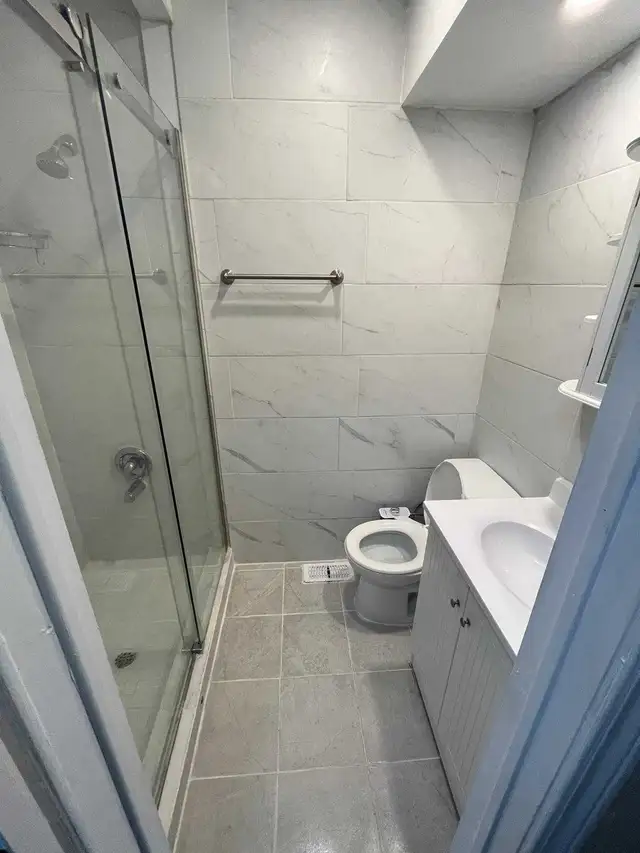 Detached 3 bedrooms Bunglow for rent in St. Catharines, Ontario - Photo 4