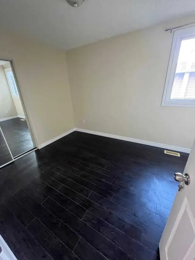 Detached 3 bedrooms Bunglow for rent in St. Catharines, Ontario - Photo 10