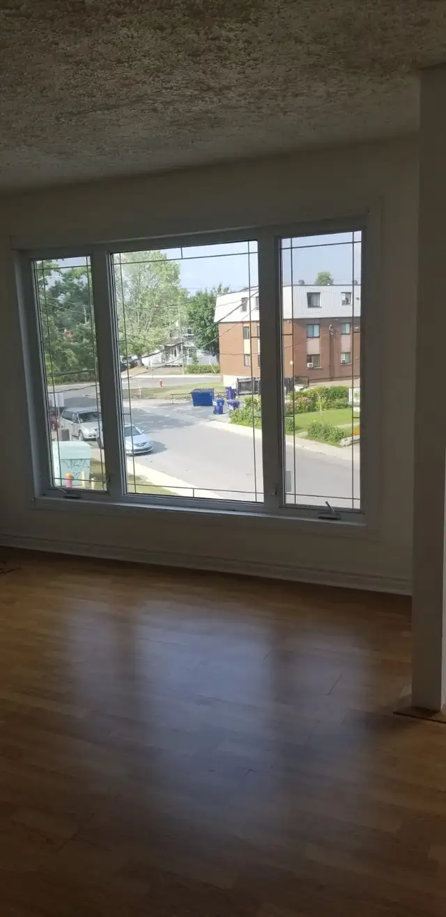 APARTMENT FOR RENT 5 1/2 LAVAL/ APPARTEMENT A LOUER 5 1/2 LAVAL - Photo 4
