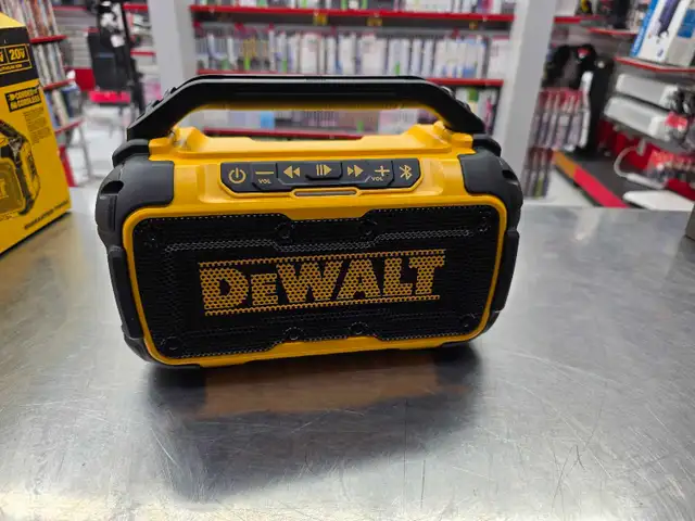 radio de construction Dewalt dcr010 neuf