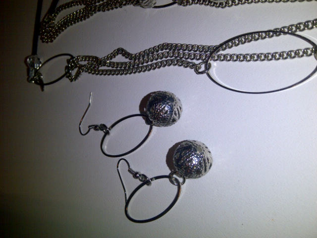 SET NEUF ARGENT COLLIER 20'HAUT BOUCLES D'OREILLES: $10.00LE SET - Photo 2