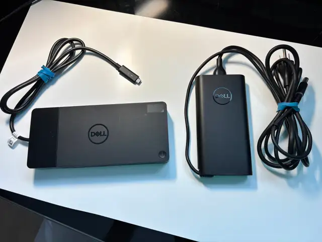 DELL WD19S Docking Station   1 power supply 240W