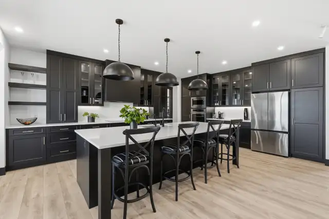 Luxury Bungalow 5 minutes south of Calgary! - Photo 2