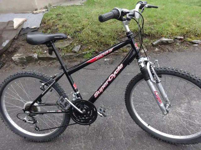 VÉLO SUPERCYCLE, 21 VITESSES. SUSPENSION, FAIT AU CANADA.ENFANTS - Photo 2