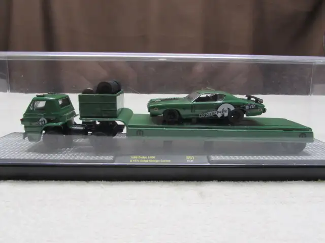M2 Machines Mopar Haulers 1966 Dodge L600 & 1971 Dodge Charger