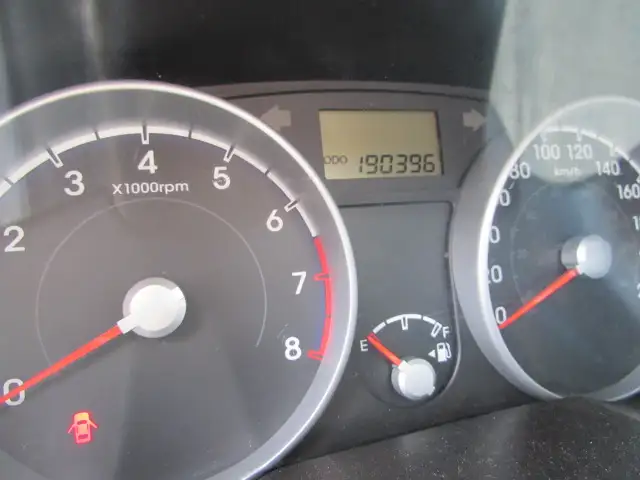 2011 Hyundai Accent Hatchback. auto trans needs repair - Photo 9