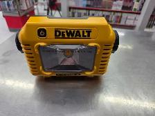 lampe Dewalt dcl077b neuf outil seulement