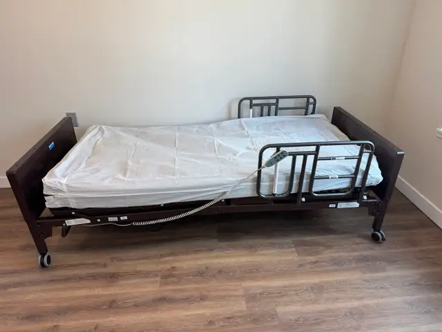 MEDLINE HOSPITAL BED DELIVERY & SETUP INCLUDED - Photo 3