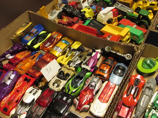 Hot Wheels cars, trucks and tractor collection,-  432 in total - Photo 3