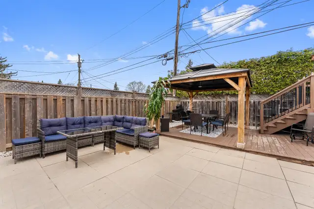 Carpet-free spacious 3 bdrm split-level in quiet neighbourhood - Photo 9
