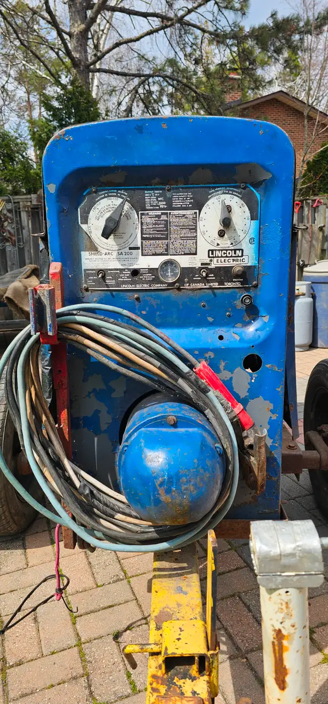 Lincoln SA 200 Portable Welder