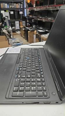 Dell Latitude 5590 i5-8350U 8GB DDR4 NVMe 256GB 15,6po HDMI - Photo 2