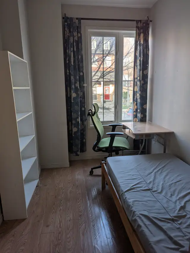 Multiple Rooms Private Bath Balcony Parking @York University - Photo 3