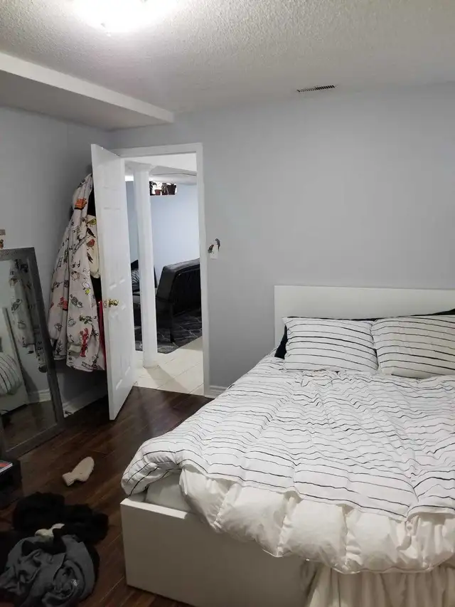ONE BEDROOM BASEMENT APT. FOR RENT - Photo 2