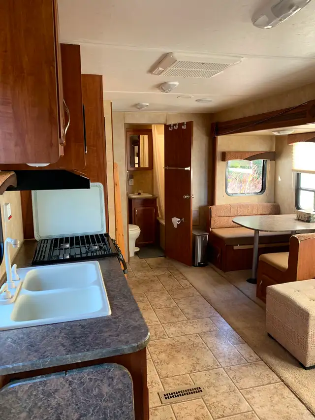 26 ft JayFlight Bunkhouse Travel Trailer for sale - Photo 2