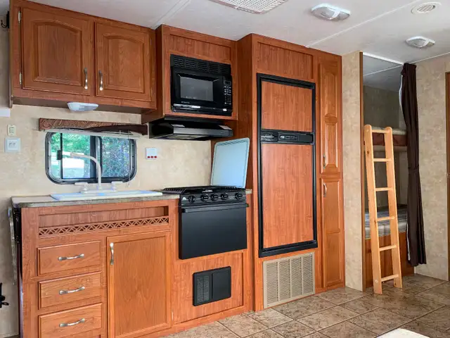 26 ft JayFlight Bunkhouse Travel Trailer for sale - Photo 3