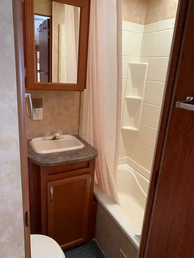 26 ft JayFlight Bunkhouse Travel Trailer for sale - Photo 4