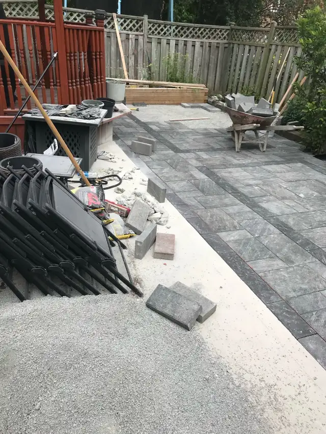 interlocking / paving - Photo 3