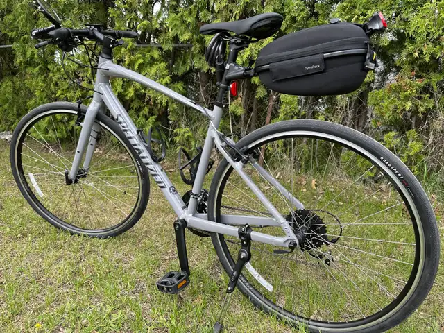 VÉLO HYBRIDE NEUF $750. - Photo 3
