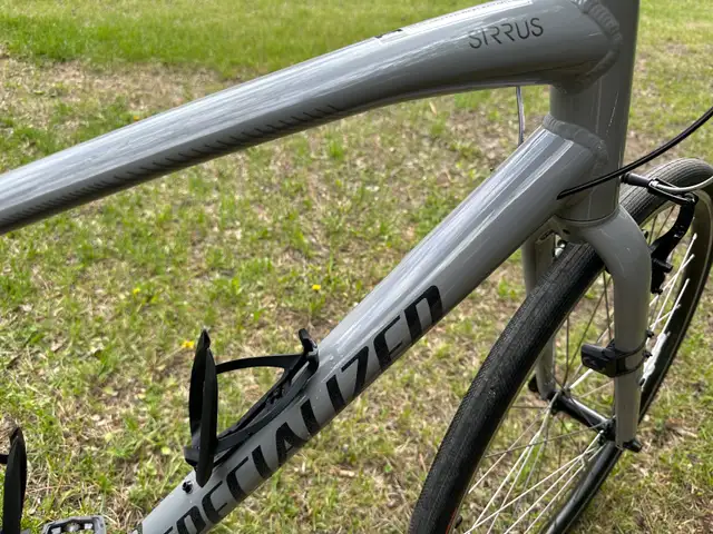 VÉLO HYBRIDE NEUF $750. - Photo 7
