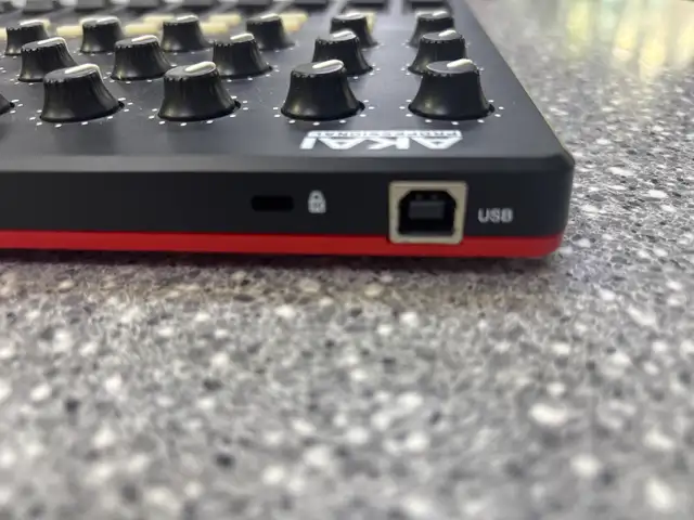 Akai Midimix Professional Control Surface - Photo 2