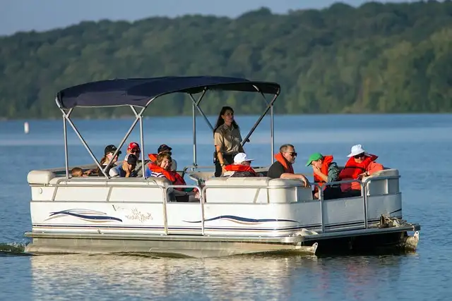 Toronto Fishing Pontoon Boat – Most Affordable | Seats up to 9 - Photo 5