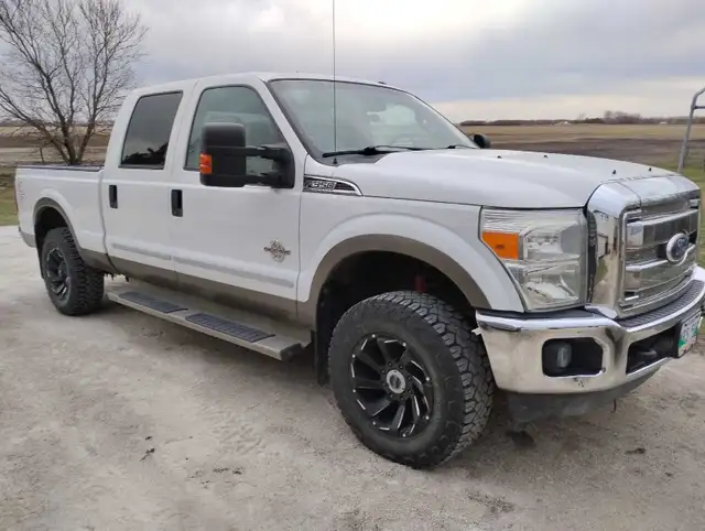 2011 f350 XLT licensed as a 250. - Photo 3