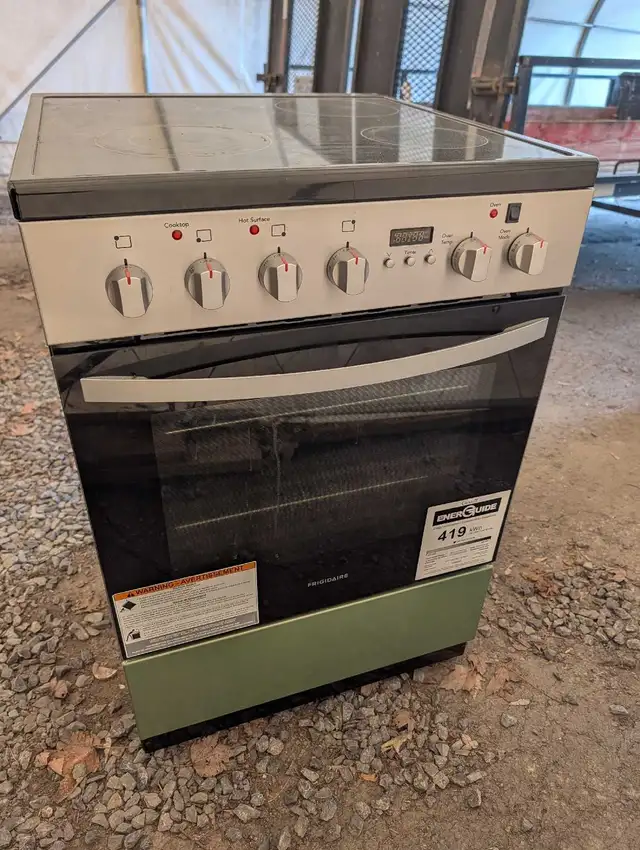 FRIGIDAIRE" Size 24 inch Stove