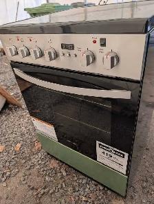 FRIGIDAIRE" Size 24 inch Stove - Photo 4