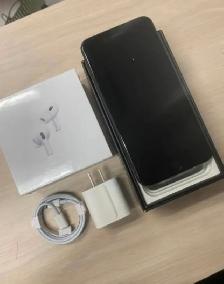 iPhone XS 256GB Unlocked - Mint Condition!