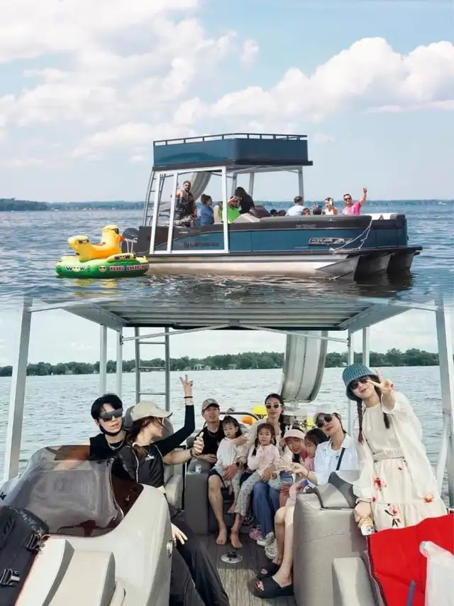 Toronto Double Decker Pontoon Boat – $199/hr | BBQ   Slide