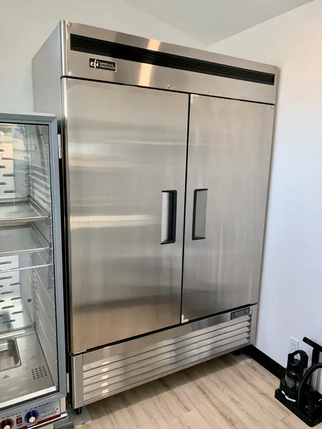 Mobile Prep Kitchen / New / - Photo 8