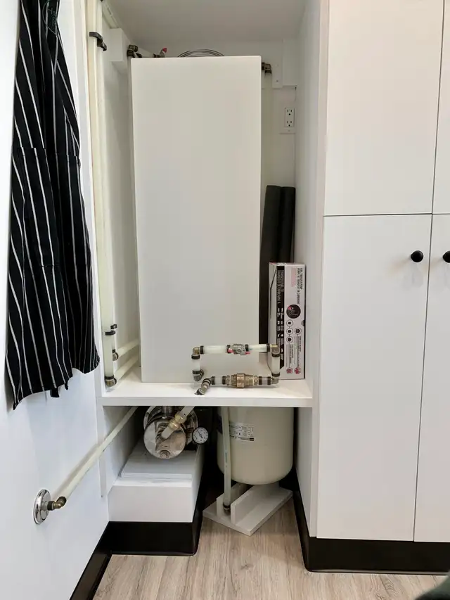 Mobile Prep Kitchen / New / - Photo 10