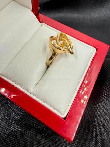 Women's 14K Gold Heart Ring~Size 4 - Photo 2