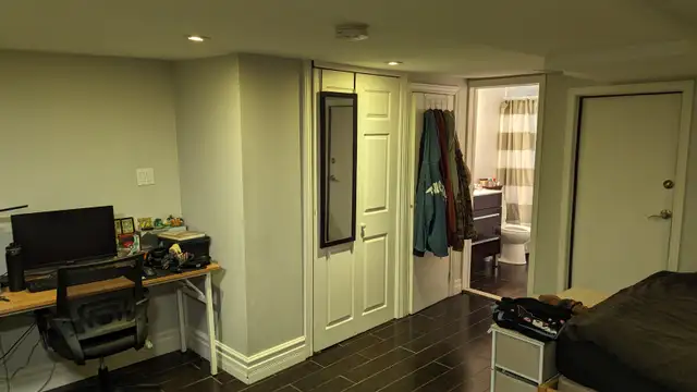 Spacious Basement Studio in Trendy West Queen West Neighbourhood - Photo 4