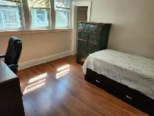 2 rooms for males, 1 for female-only 5 min. walk to UoW
