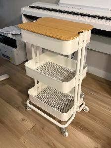 Cart w/ Lockable Wheels