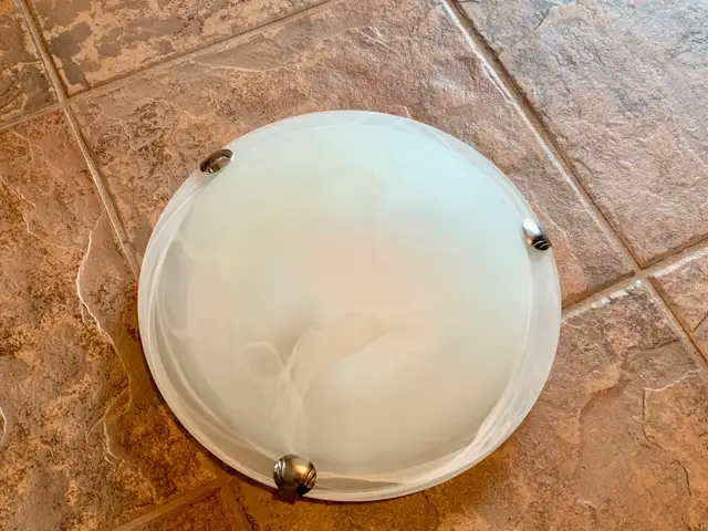 Flush Mount Ceiling Light - 4 pieces - Photo 2