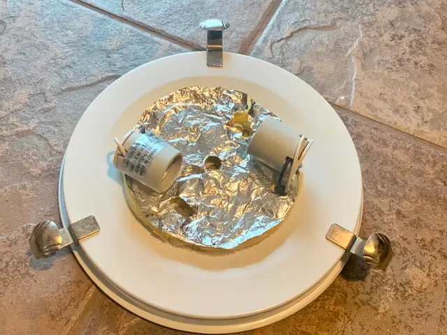 Flush Mount Ceiling Light - 4 pieces - Photo 7