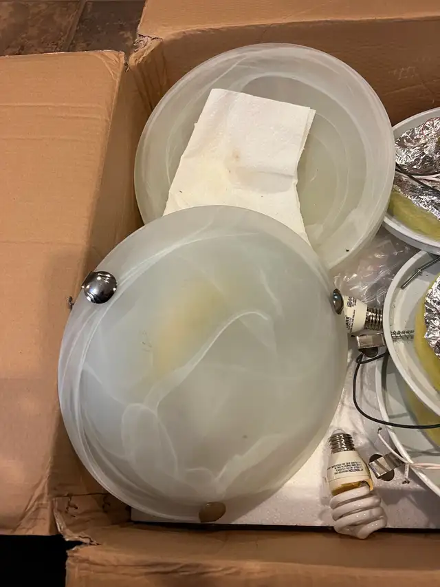 Flush Mount Ceiling Light - 4 pieces - Photo 9