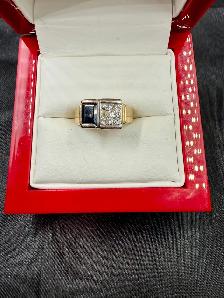 Women's 14K Gold Ring with Black Onyx & Small Diamonds~Size 5.5