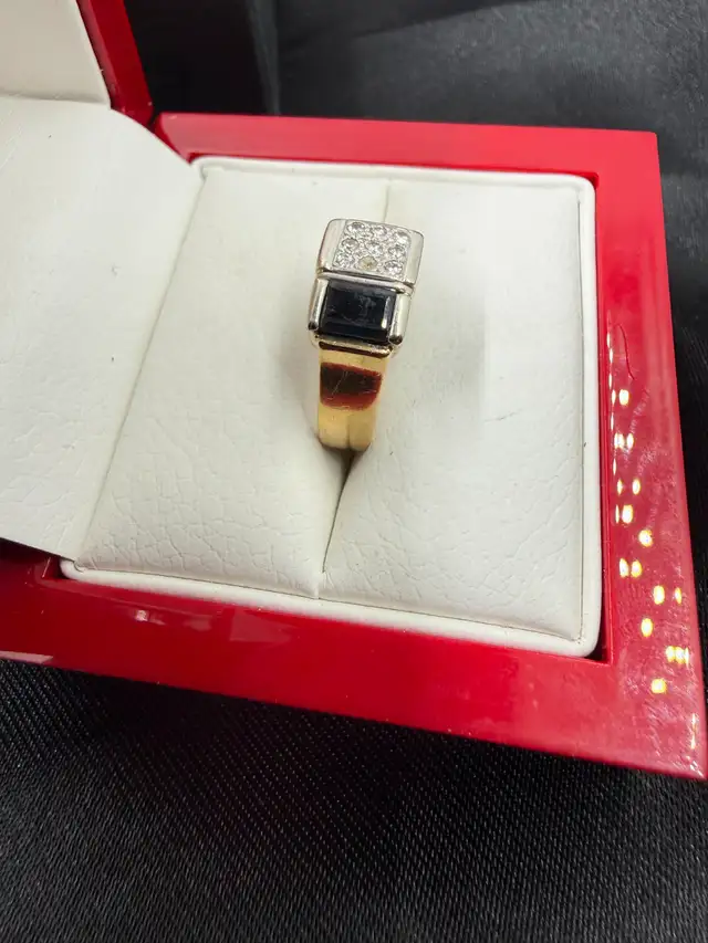 Women's 14K Gold Ring with Black Onyx & Small Diamonds~Size 5.5 - Photo 2