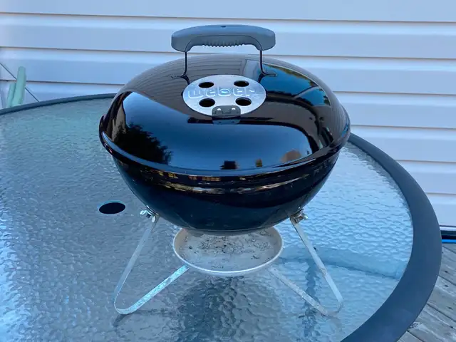 Weber 14" Charcoal BBQ Barbecue Grill. Excellent Condition.