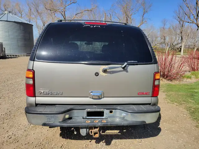 2001 GMC Yukon - Photo 3